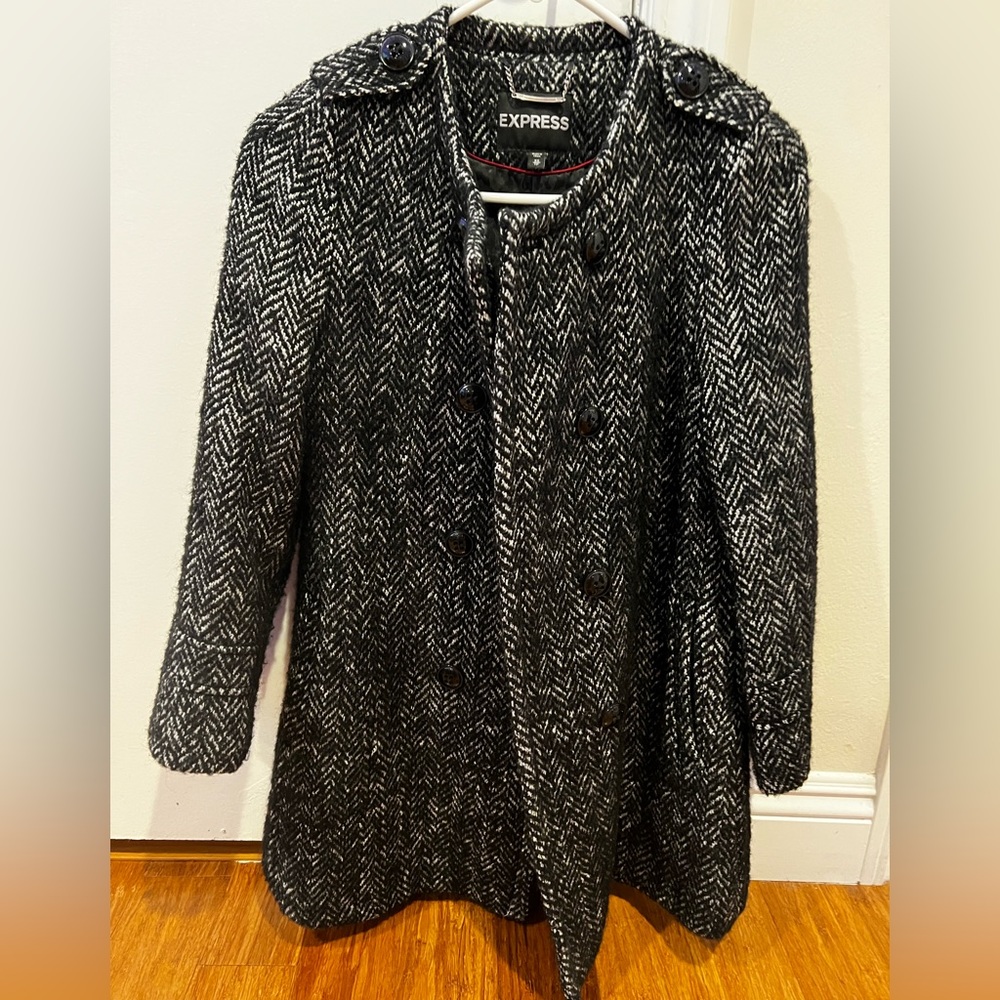 Cute Express coat in good condition